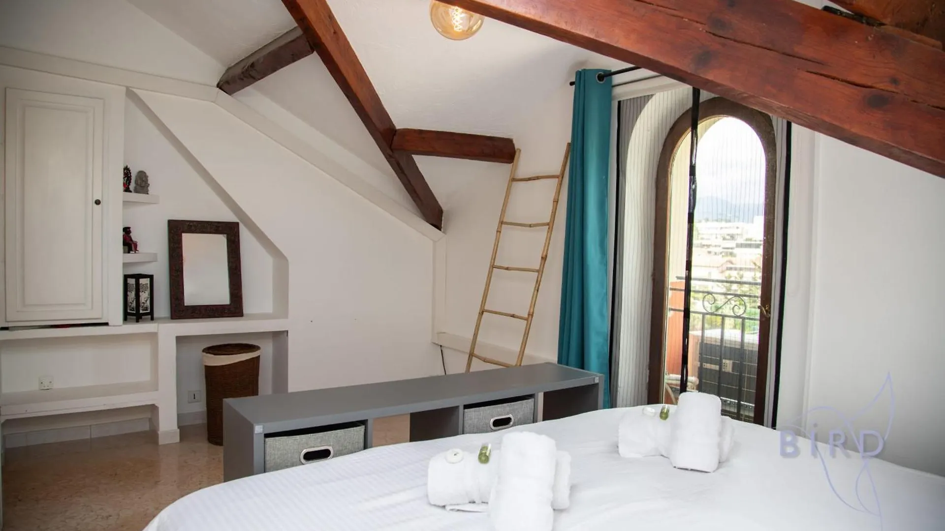 Charm And Authenticity Your Getaway In Cagnes-Sur-Mer!